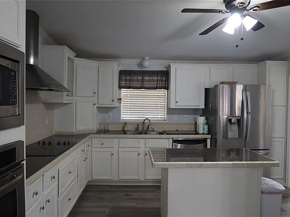 2nd image of 25157 Buttonwood Dr
