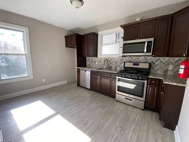 144 Wilson Ave #1 — Photo 7