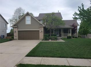 408 Shoreview Dr, Raymore, MO 64083