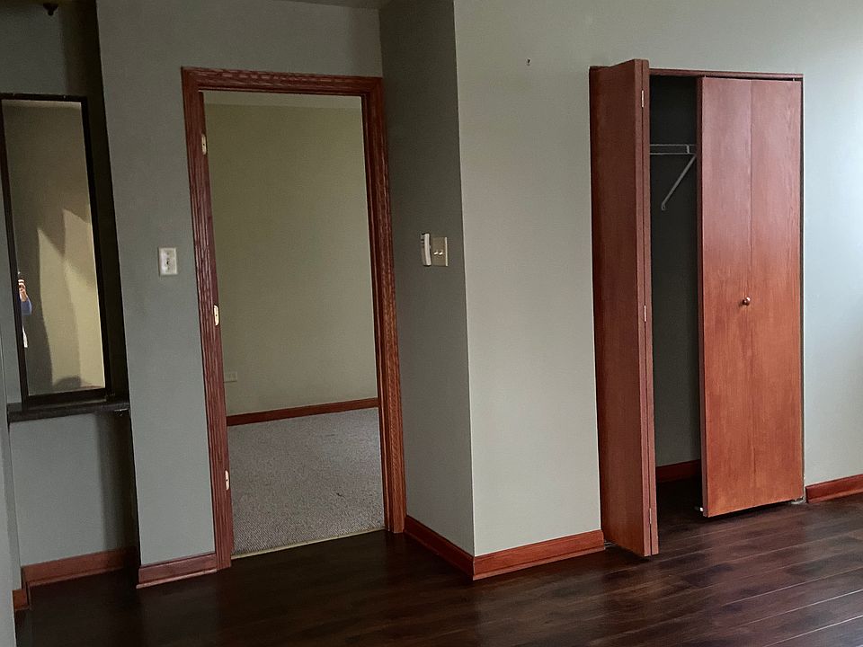 2nd image of 4800 154th St
