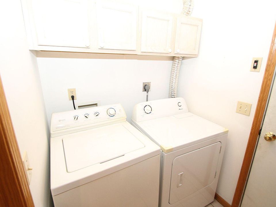 1st image of 361 Meadowbrook Ave Unit 1