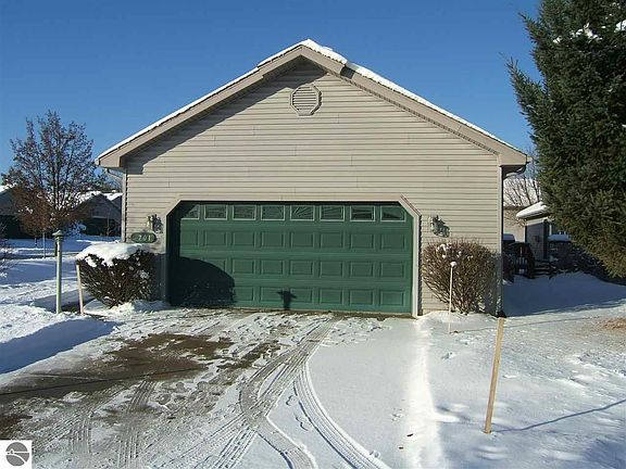 2nd image of 3701 Creekside Dr