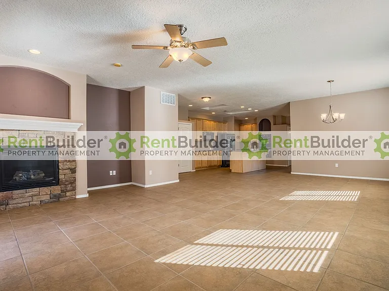 1027 Desert Willow Ct — Photo 17