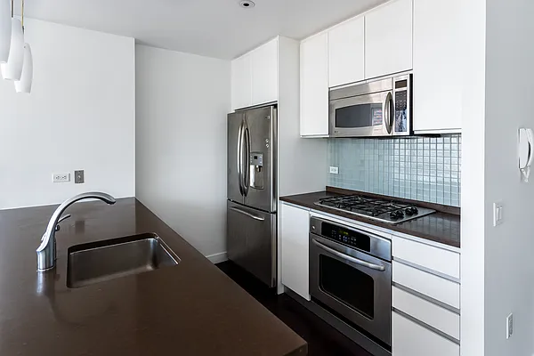 Rented by R New York | media 7