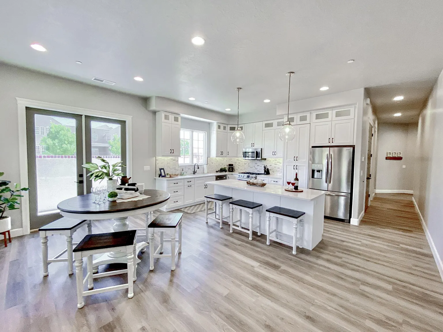 5 bed, 2945 sqft, $3,325 — Photo 4