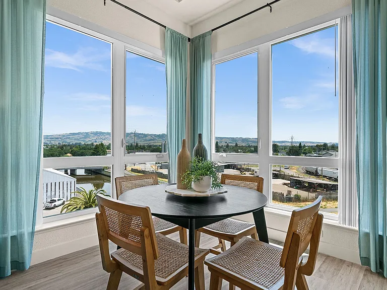 La Via Apartments — Photo 25