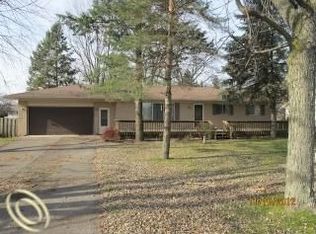 1436 S Hickory Ridge Rd, Milford, MI 48380
