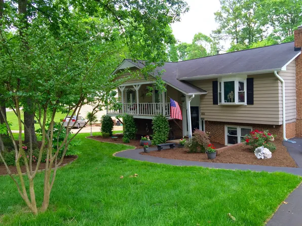 806 Roanoke Dr, Cary, NC 27513