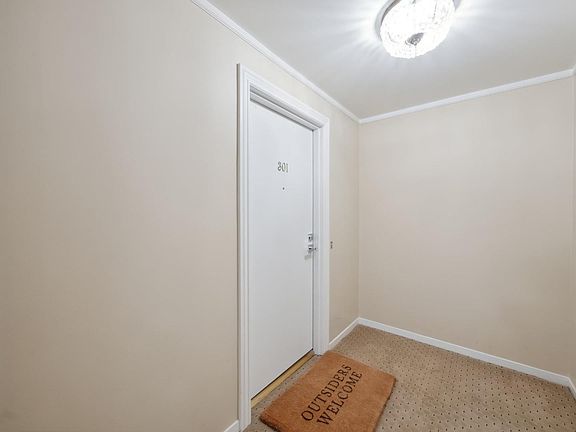 4th image of 2205 Sacramento St APT 301
