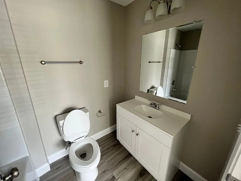 309 Broad St — Photo 8