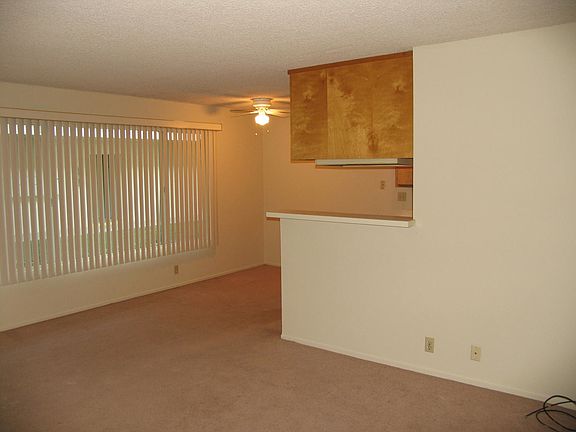 5th image of 3446 Preble Ave