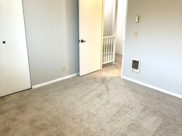 ZhH608 - R Street Apts — Photo 16