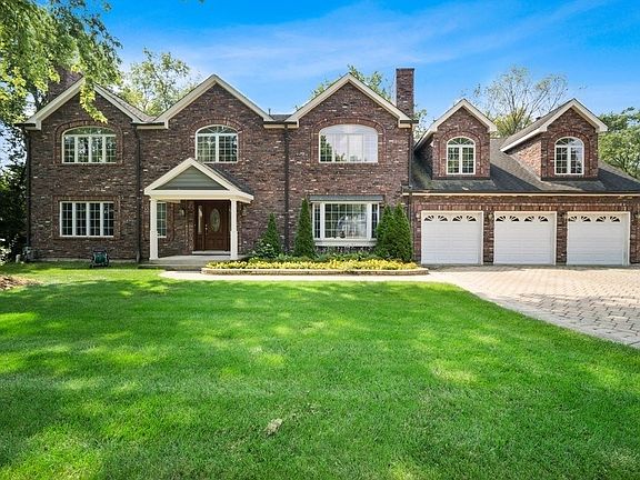 2nd image of 15731 S Woodbine Cir