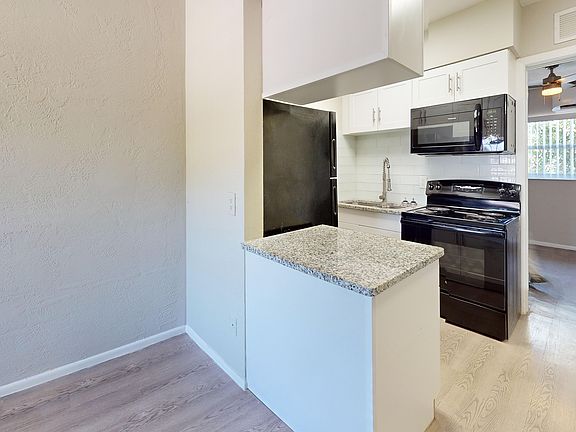Waterside-village-Kitchen