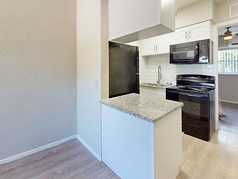 Waterside-village-Kitchen