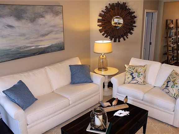 2nd image of 1180 Vista Lago Cir