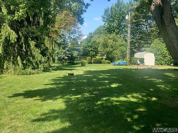 2nd image of 827 Carolyn Dr