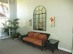 4th image of 1645 Emerald St APT 1T