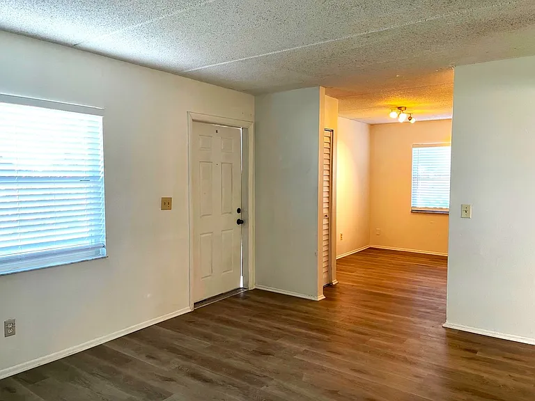 731 Michigan Ct #2 — Photo 6