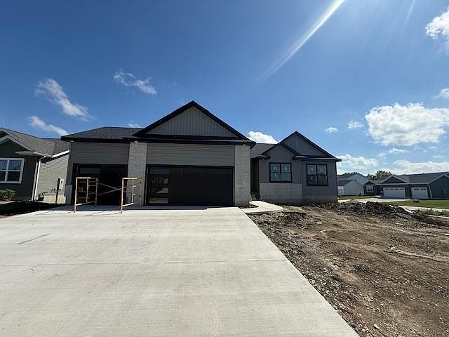 1st image of 2838 Autumn Woods Dr