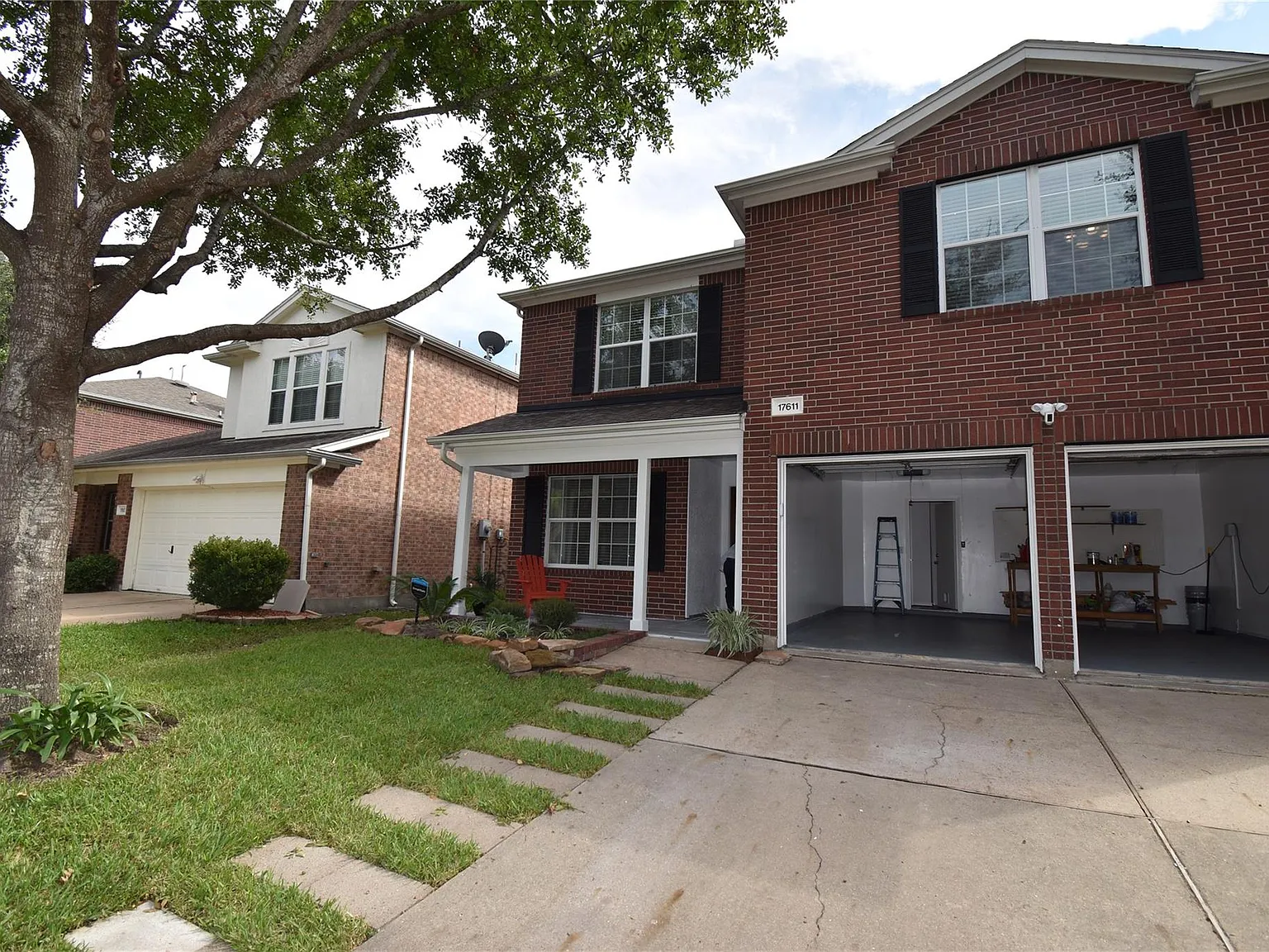 4 bed, 2.5 bath, 2225 sqft, $2,350 — Photo 4