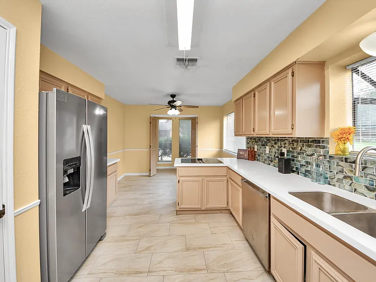 3935 Heathersage Dr — Photo 16