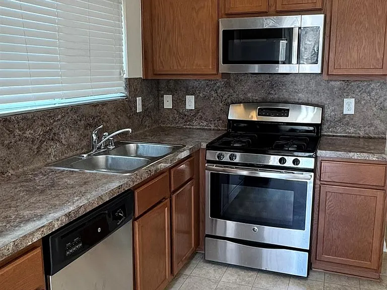 1747 Nichole Woods Dr — Photo 8