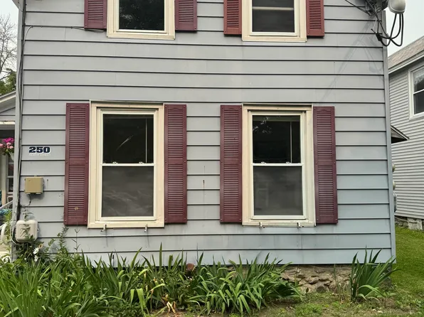 250 North Street, Bennington, VT 05201