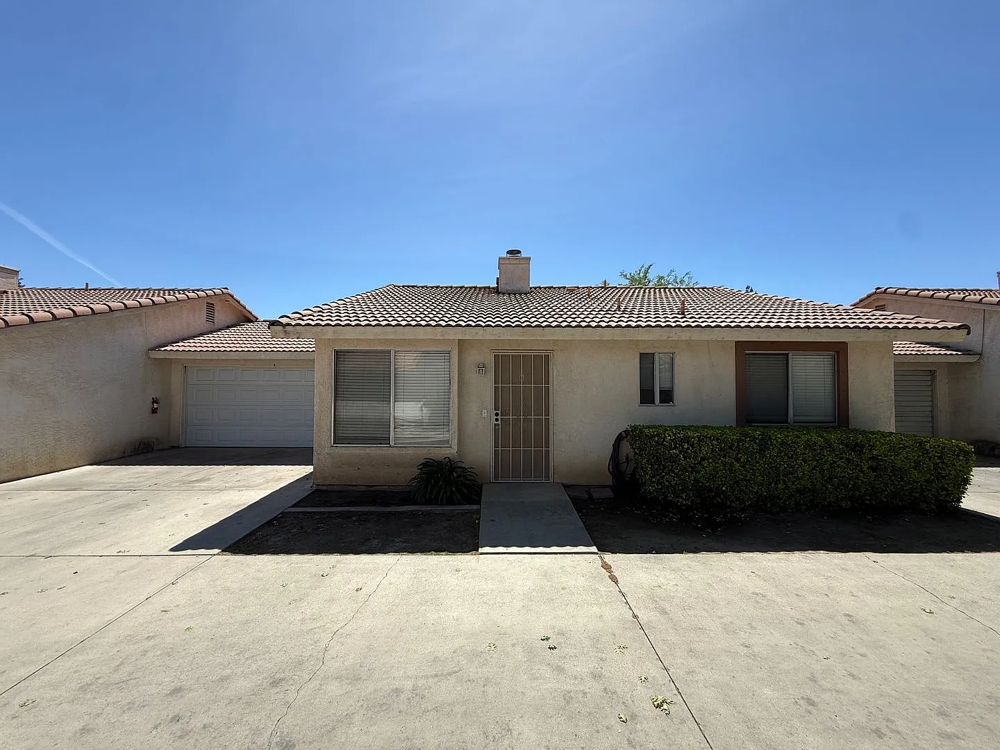 3 Bed 2 bath in Southwest Bakersfield — Photo 1