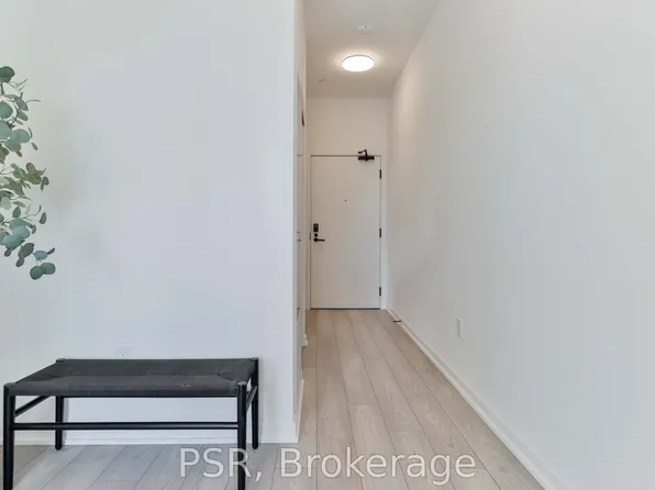 1285 Dupont St N #704, Toronto, ON M6H 0E3