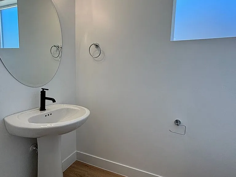 2639 E Wake Forest Ln — Photo 16