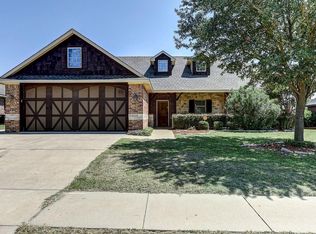1009 Louise Ln, Ennis, TX 75119