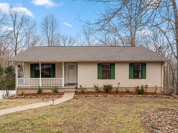 3rd image of 1021 Crestview Ct
