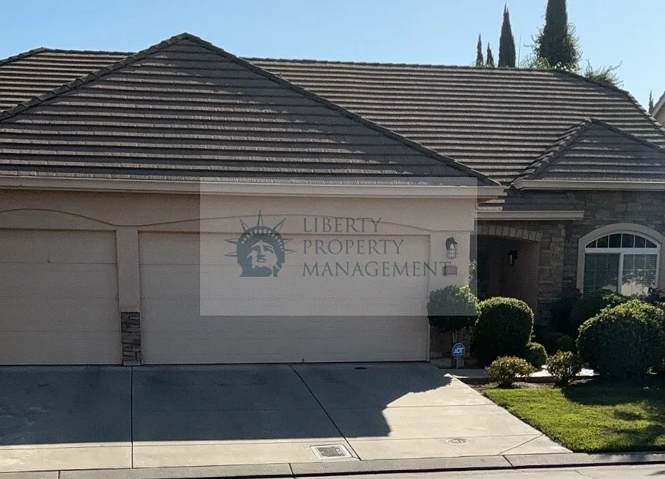 4312 Versailles Dr