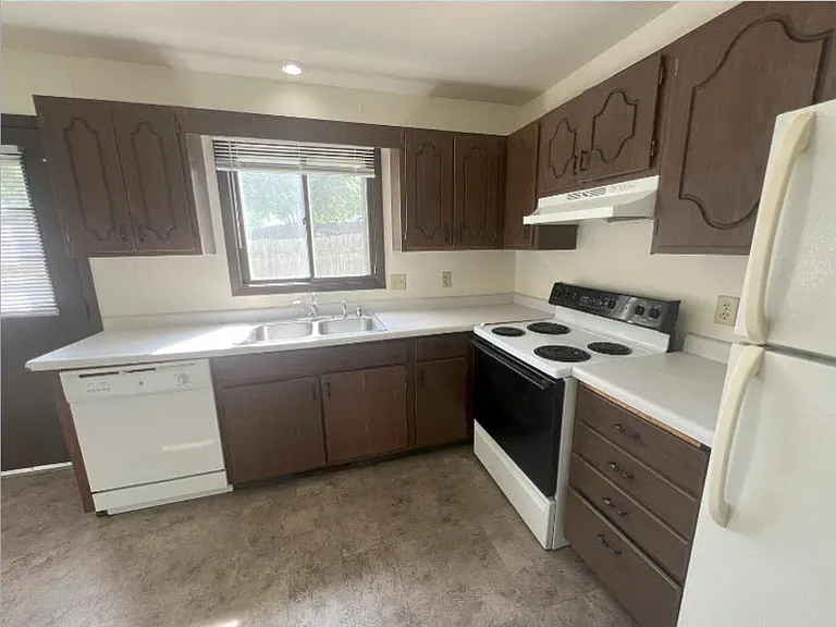 536 Melody Ln #3 — Photo 7
