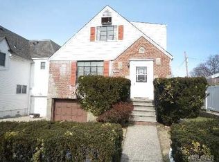 16907 32nd Ave, Flushing, NY 11358