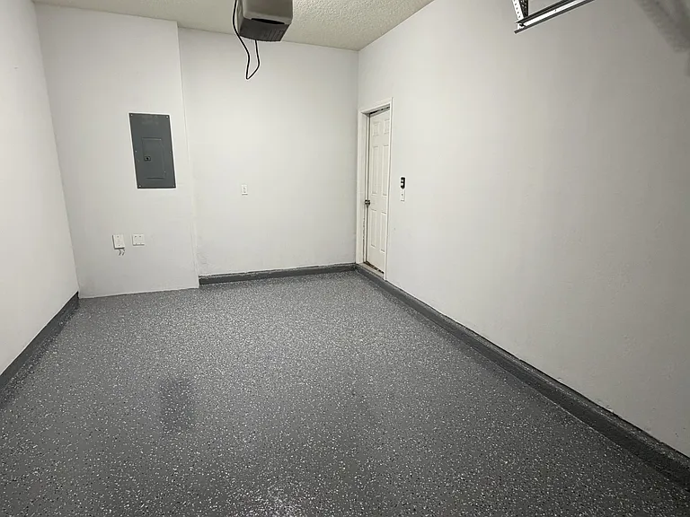 13305 Solar Dr — Photo 11