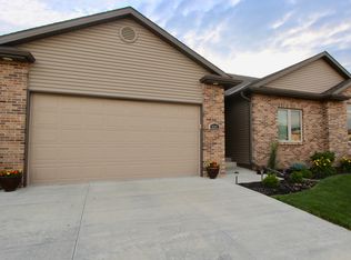 9201 Keystone Dr, Lincoln, NE 68516
