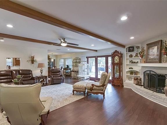4th image of 2200 Briarwood Blvd