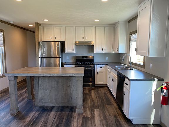 2nd image of 2102 SW 38th St #215