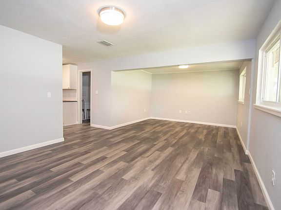 3rd image of 430 Madeira Dr