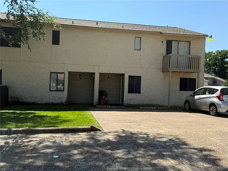 4405 Carter Creek Pkwy #3 — Photo 2