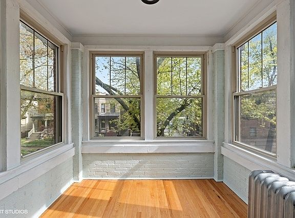 4th image of 1415 W Balmoral Ave APT 2