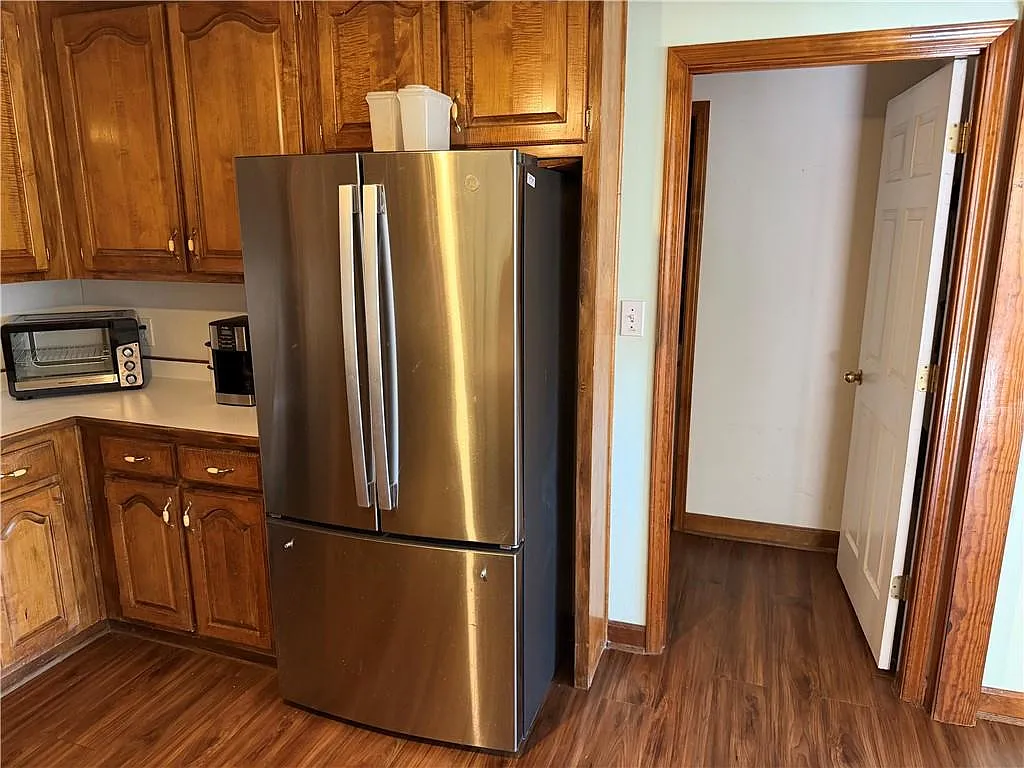 1 bed, 1.0 bath, 1918 sqft, $850 — Photo 2