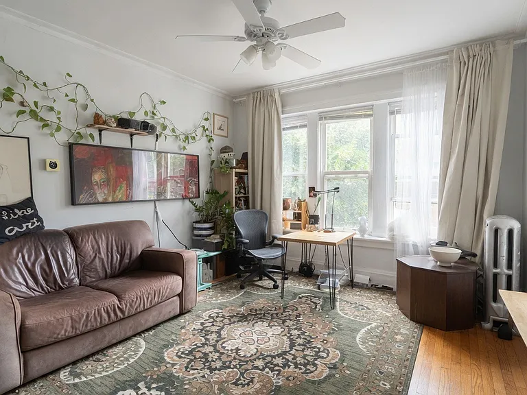 1218 W Victoria St #1 — Photo 3