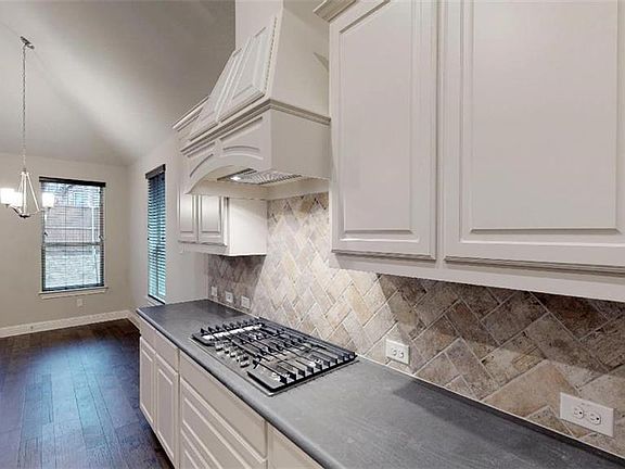 4th image of 114 Shady Glen Dr