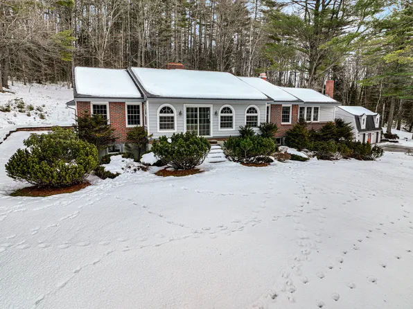 1318 US-2, Rumford, ME 04276