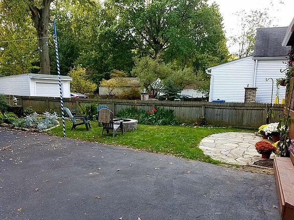4th image of 23745 Frank St