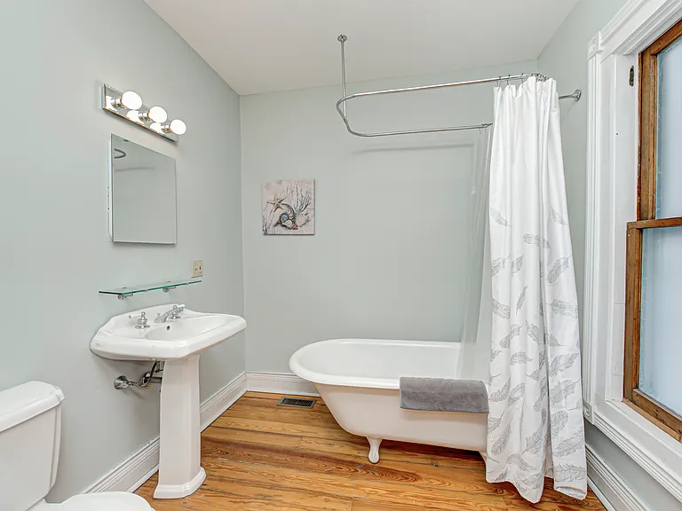237 E Saint Joseph St — Photo 13