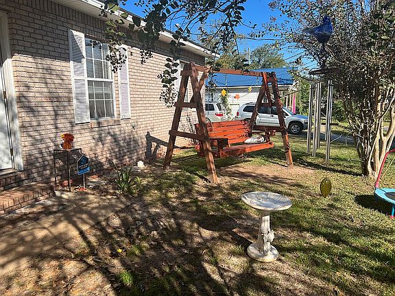 4th image of 2795 Green St